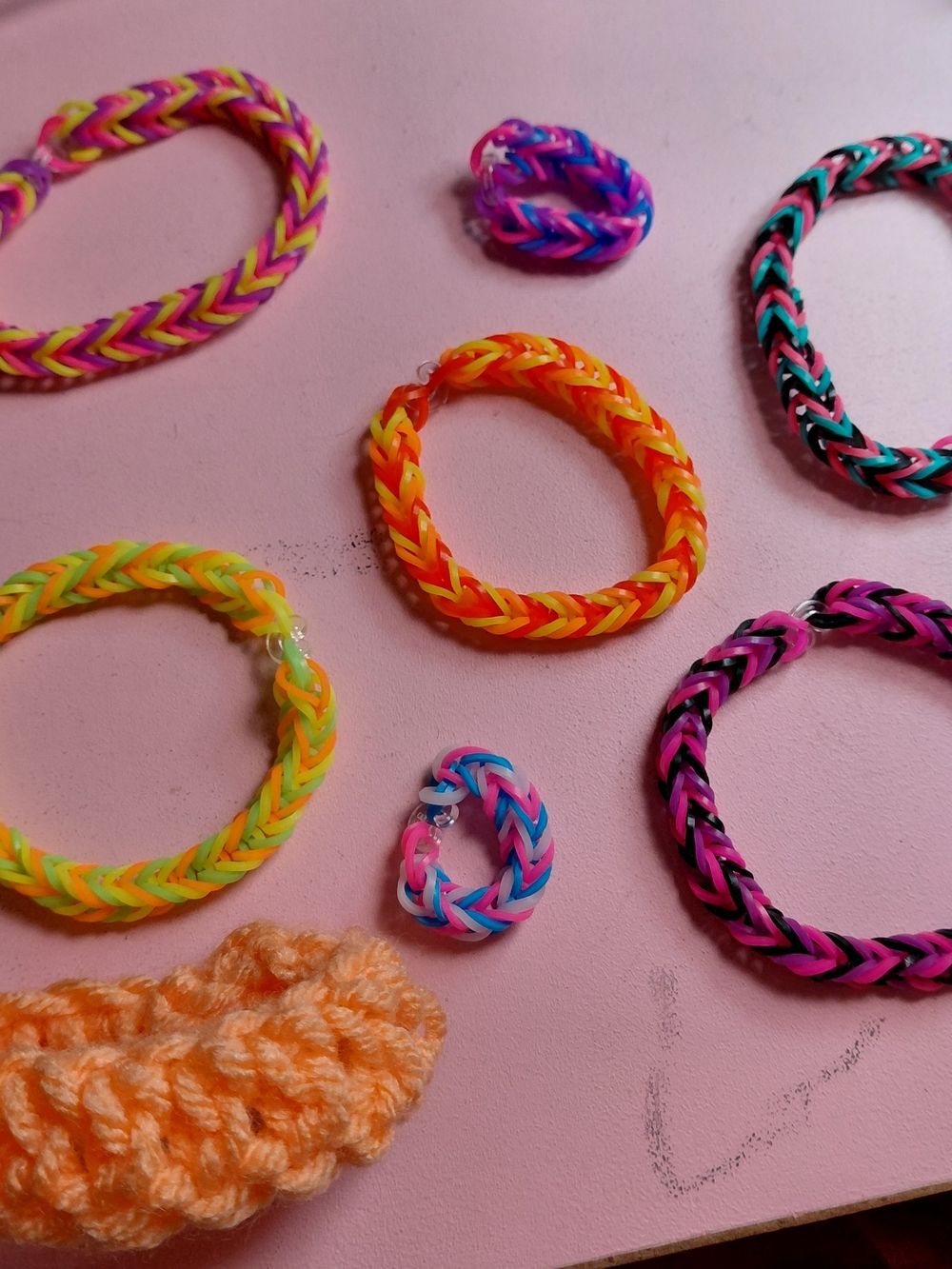 Kids Multicolor Rainbow Loom Bracelet Set - Pink, Orange, Yellow, Blue, And More